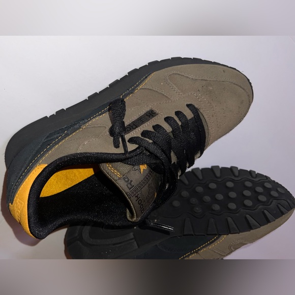 Men’s Rebook Classics - Picture 5 of 6